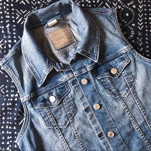 Levi’s Trucker Vest size M